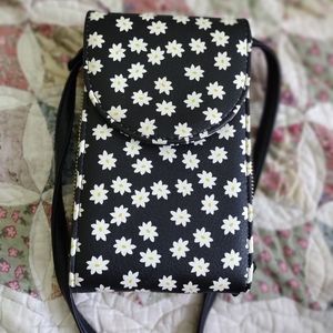 Simple cross body bag
